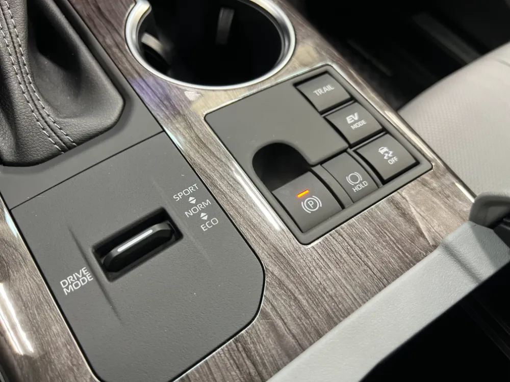 2023 highlander hybrid limited white w graphite interior 17